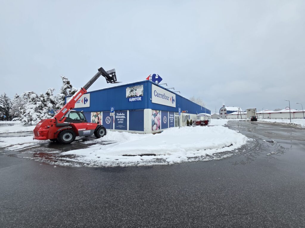 Odśnieżanie firm, placów parkingowych, dachów. Transallen Jasło, Krosno, Tarnów, Rzeszów, Nowy Sącz, Sanok. 